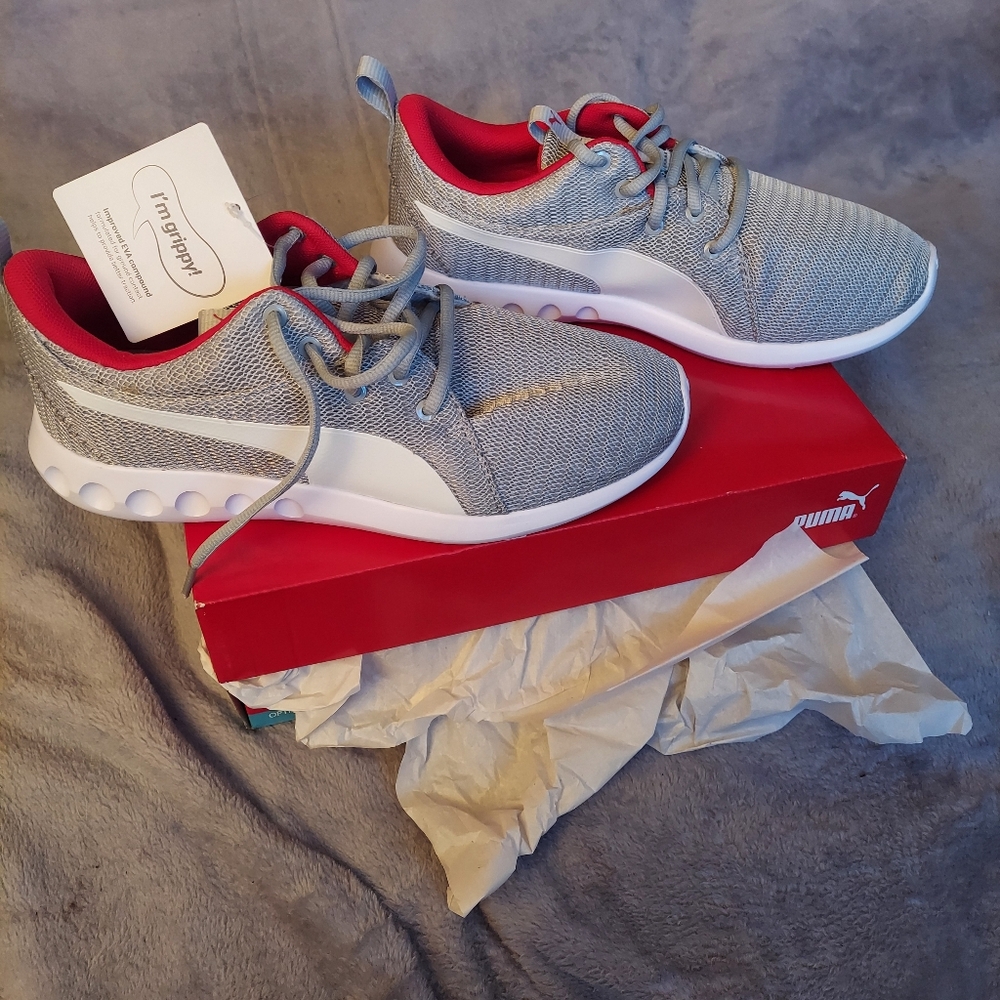 PUMA size 7 sneakers.  NWT.